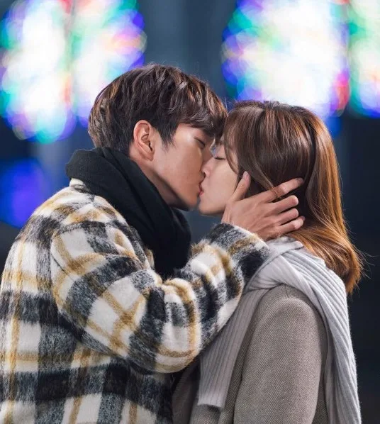 مسلسل بطلي الغريب My Strange Hero الحلقة 32